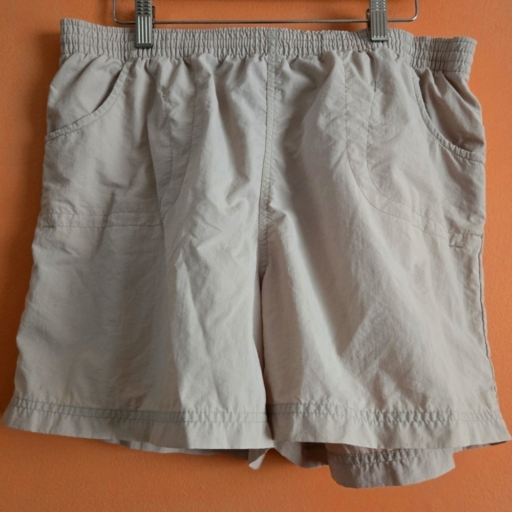 Columbia Sportswear Shorts – Beige, Size L